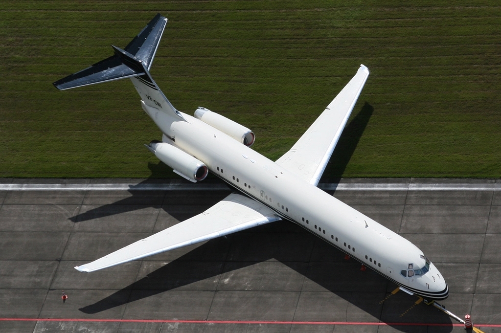 VP-CNI - McDonnell Douglas MD-87
