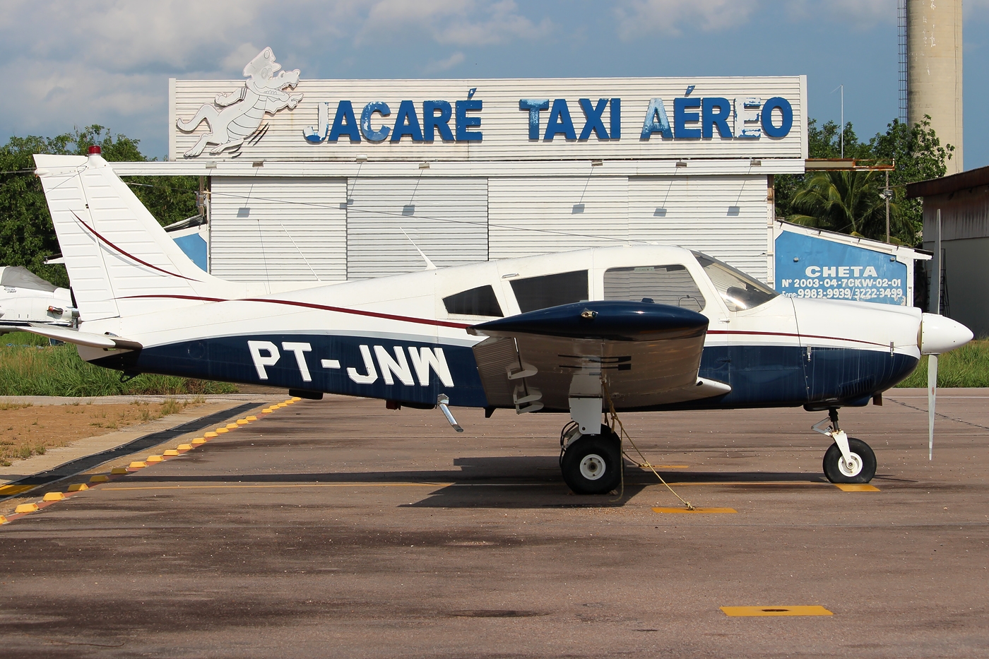 PT-JNW - Piper PA28-235 CHEROKEE