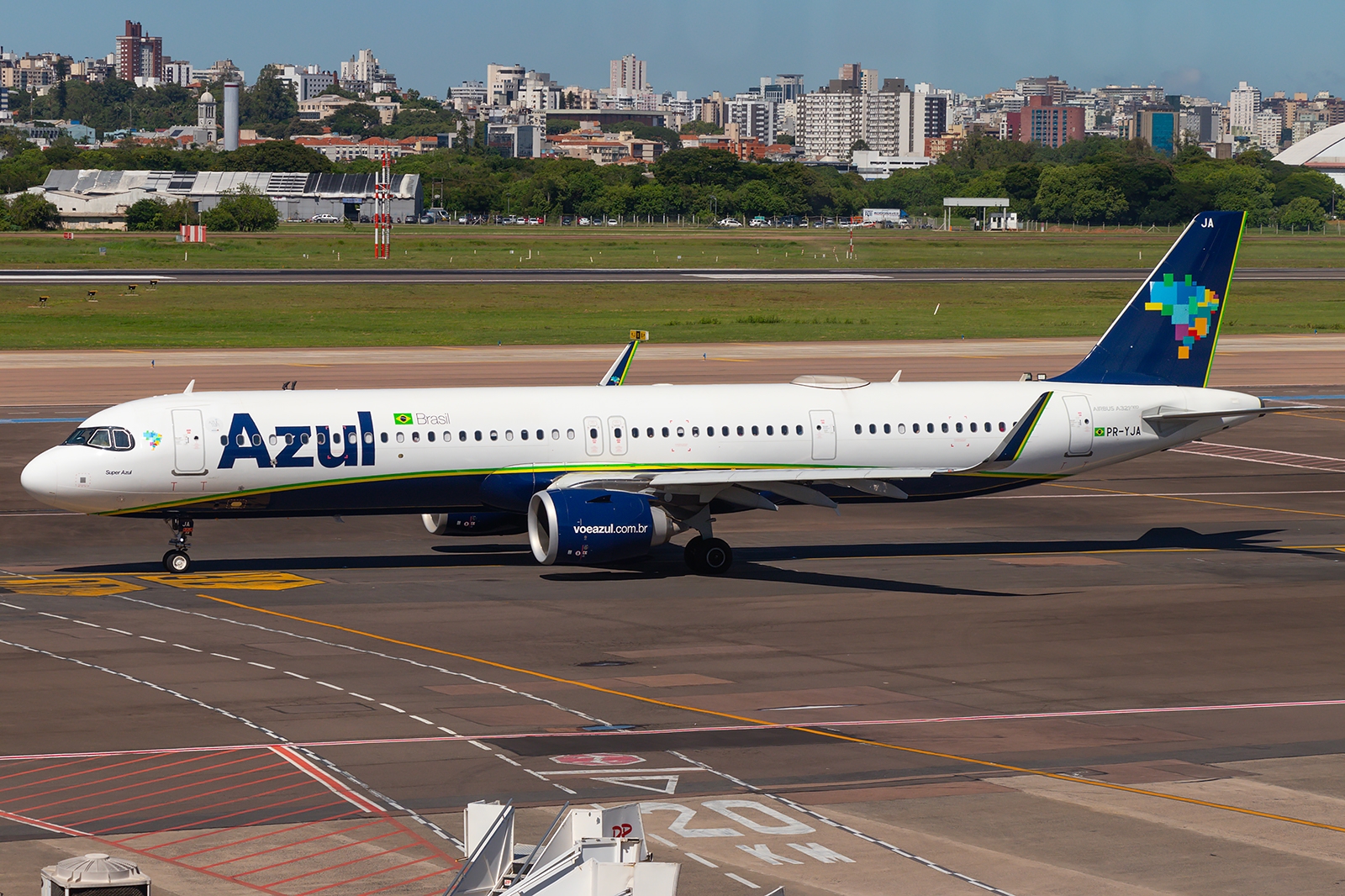 PR-YJA - Airbus A321