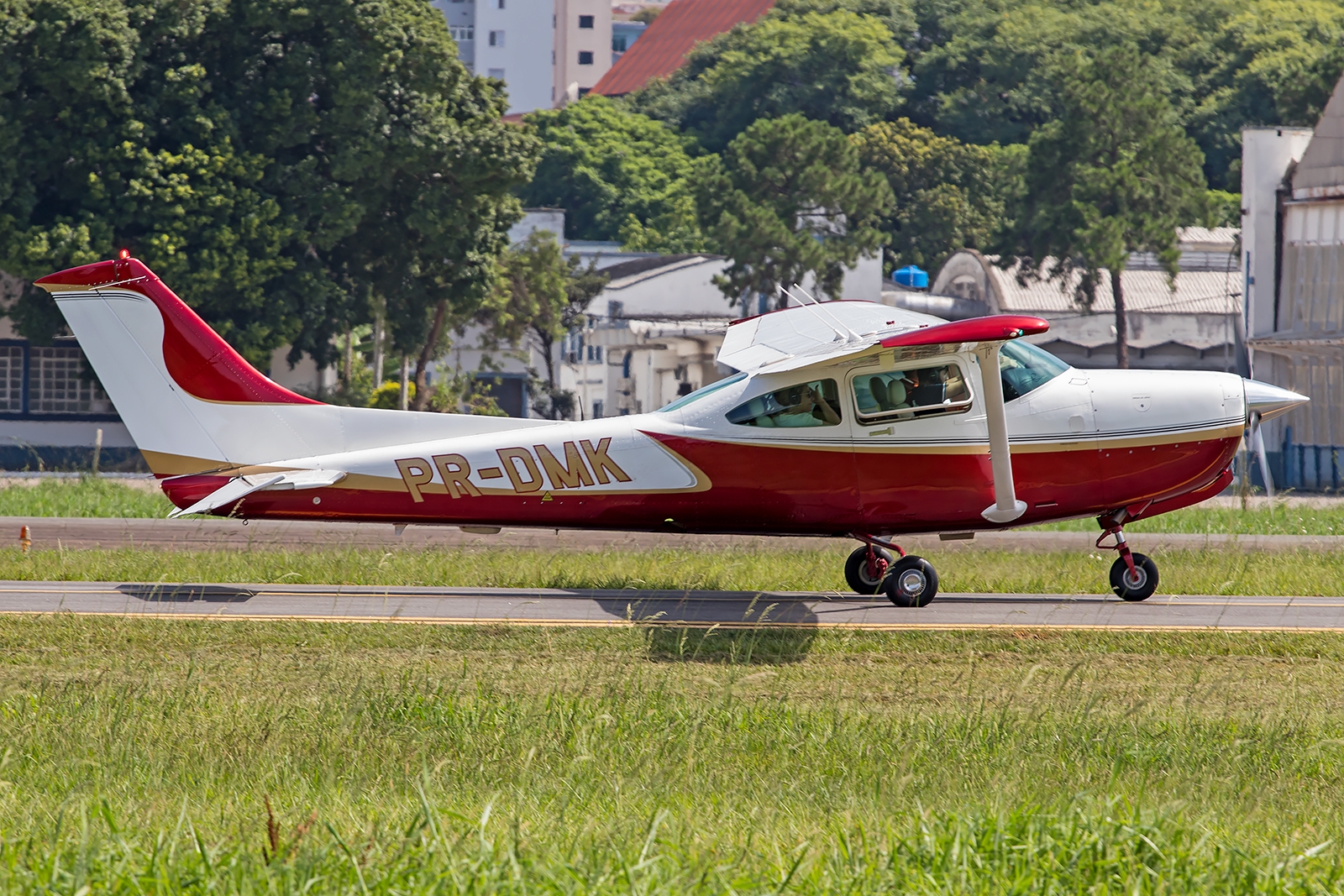PR-DMK - Cessna 182 Skylane RG
