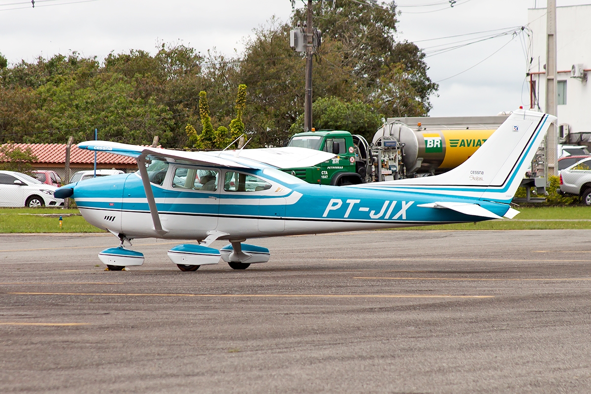 PT-JIX - Cessna 182 Skylane