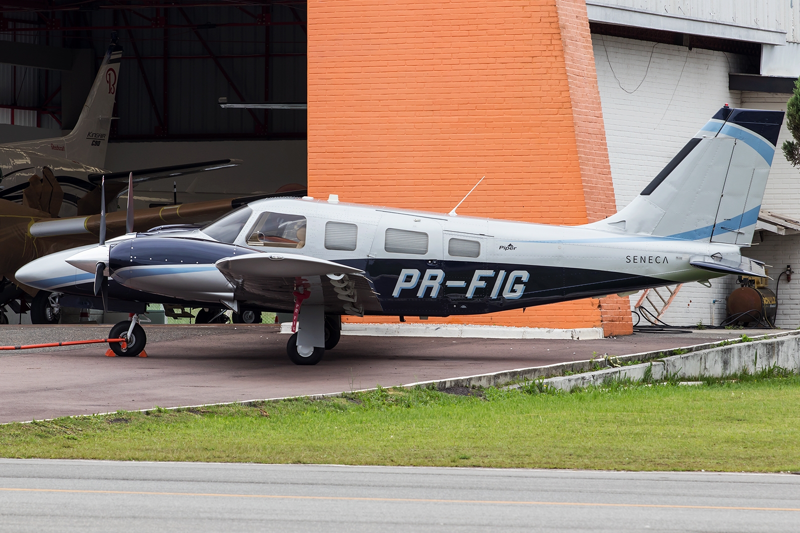 PR-FIG - Piper PA-34-200 Seneca V