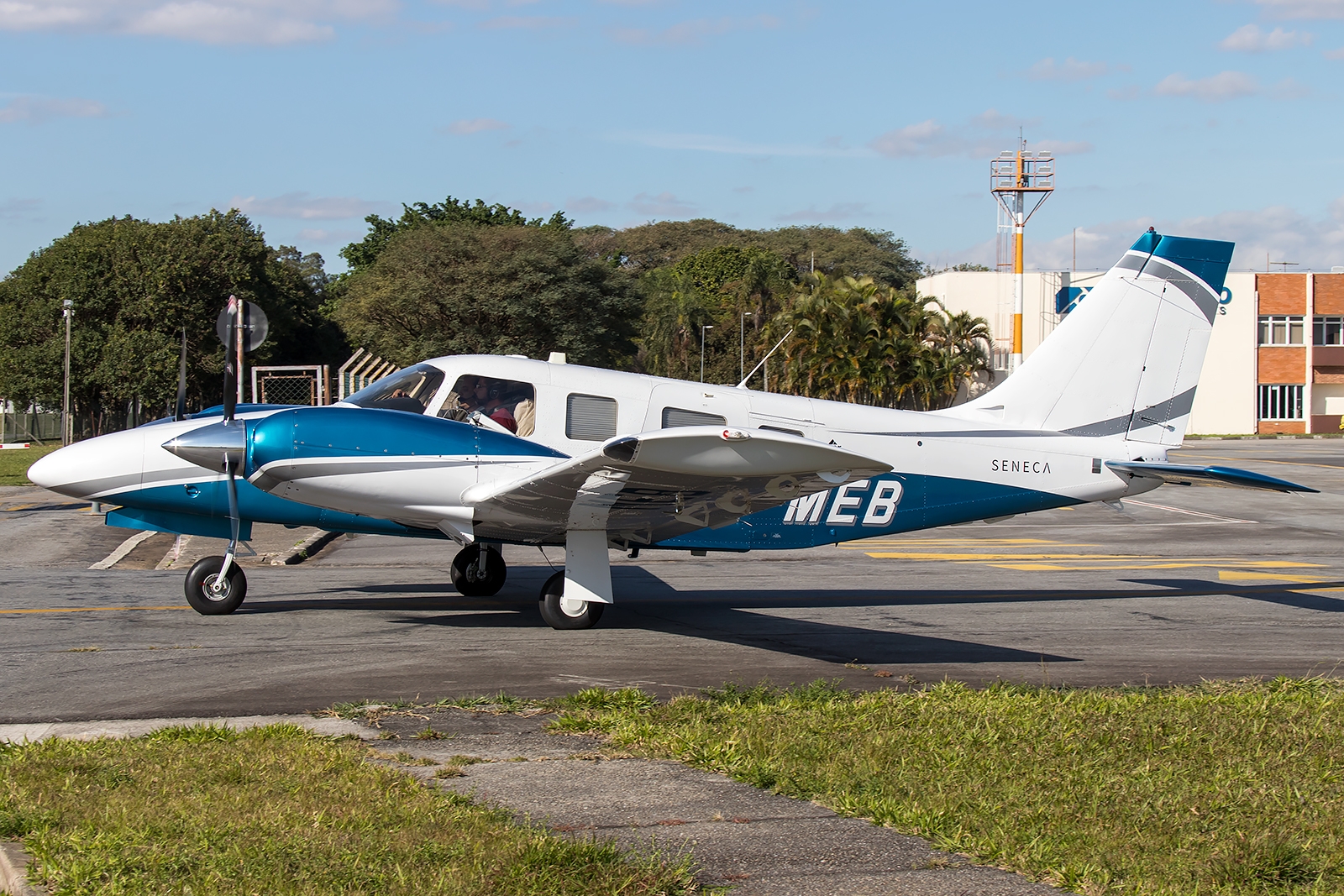 PR-MEB - Piper PA-34-220T Seneca V