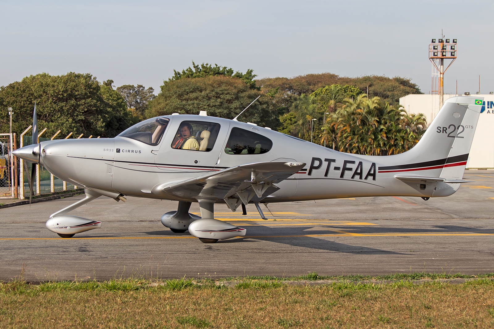 PT-FAA - Cirrus SR22