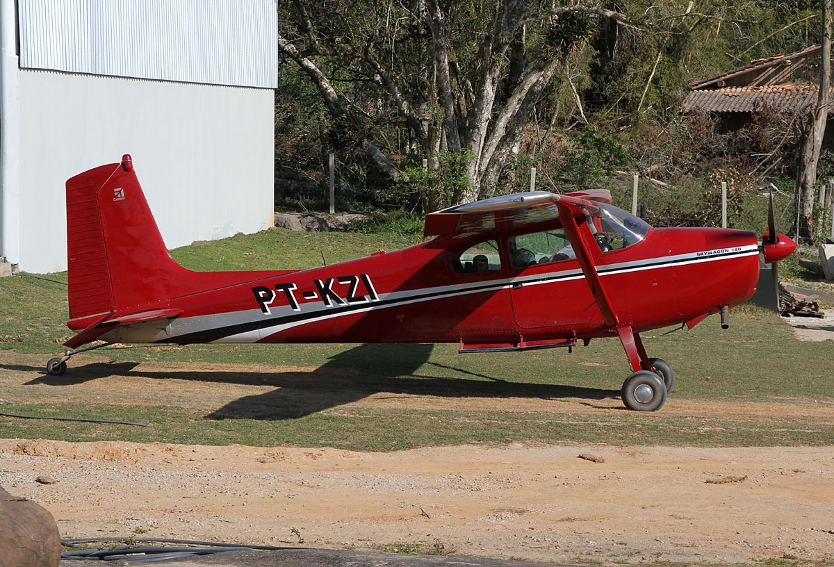 PT-KZI - Cessna 180C