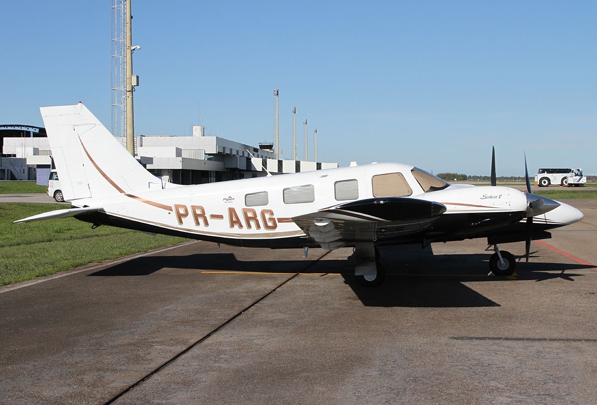 PR-ARG - Piper PA-34-220T Seneca V