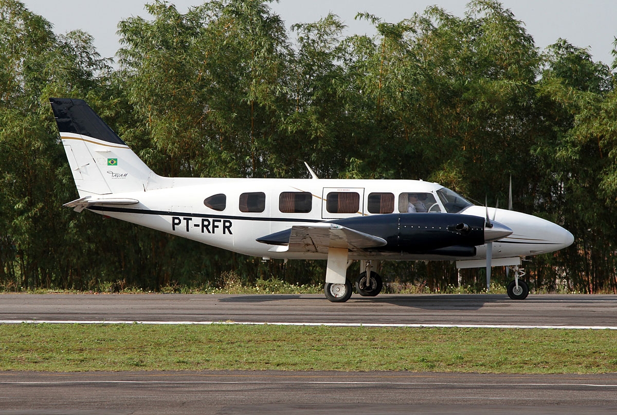 PT-RFR - Embraer EMB-820C Carajá