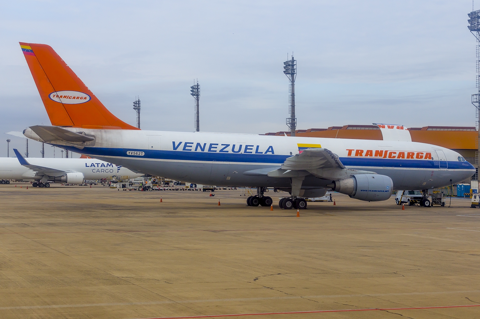 YV562T - Airbus A300 B4