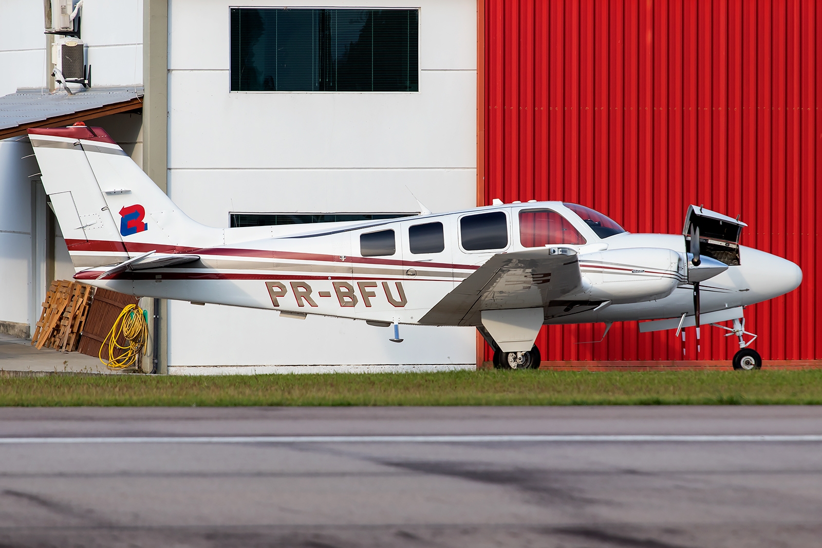 PR-BFU - Beechcraft 58 Baron