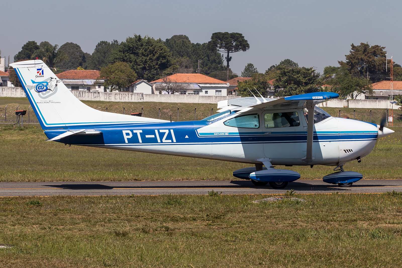 PT-IZI - Cessna 182 Skylane