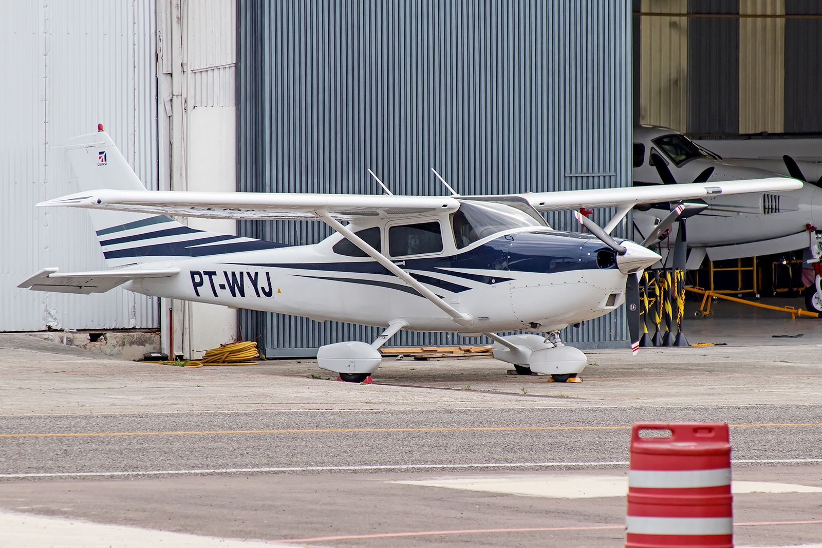 PT-WYJ - Cessna 182 Skylane