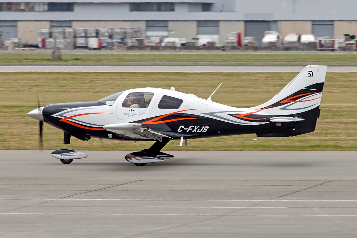 C-FXJS - Cessna T240 Corvalis TTX