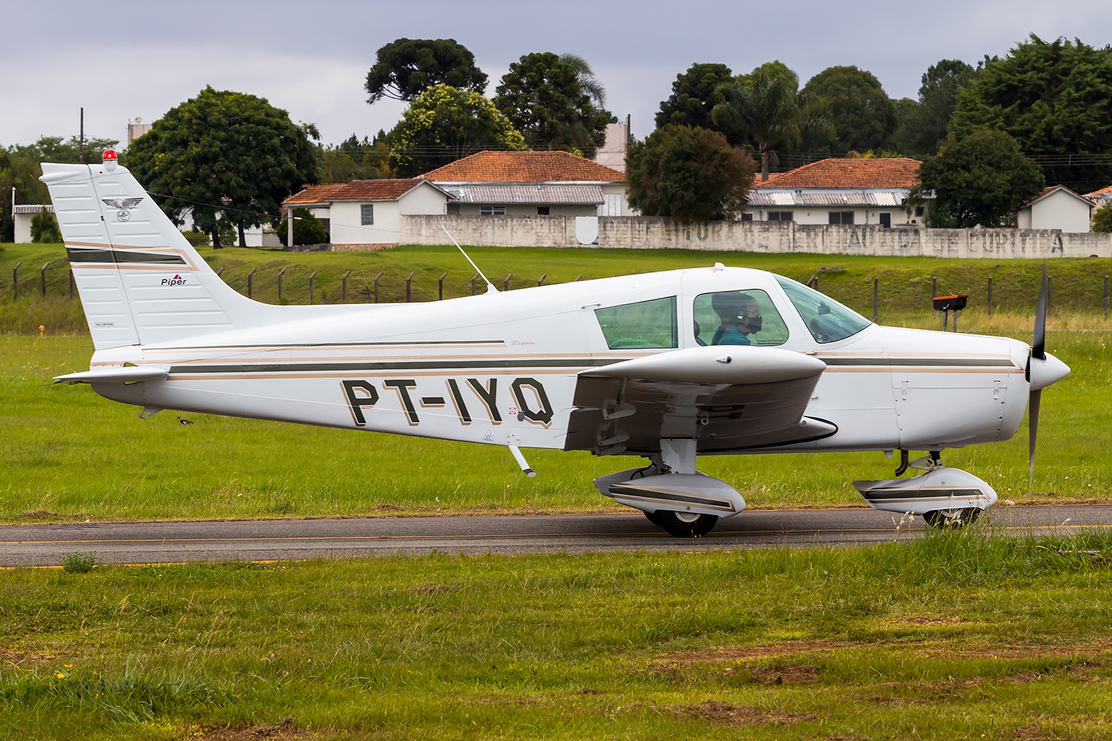 PT-IYQ - Piper PA-28-140 Cherokee F