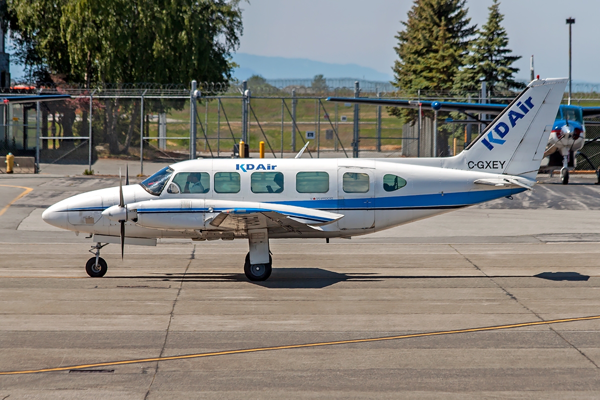 C-GXEY - Piper PA-31-350 Navajo Chieftain