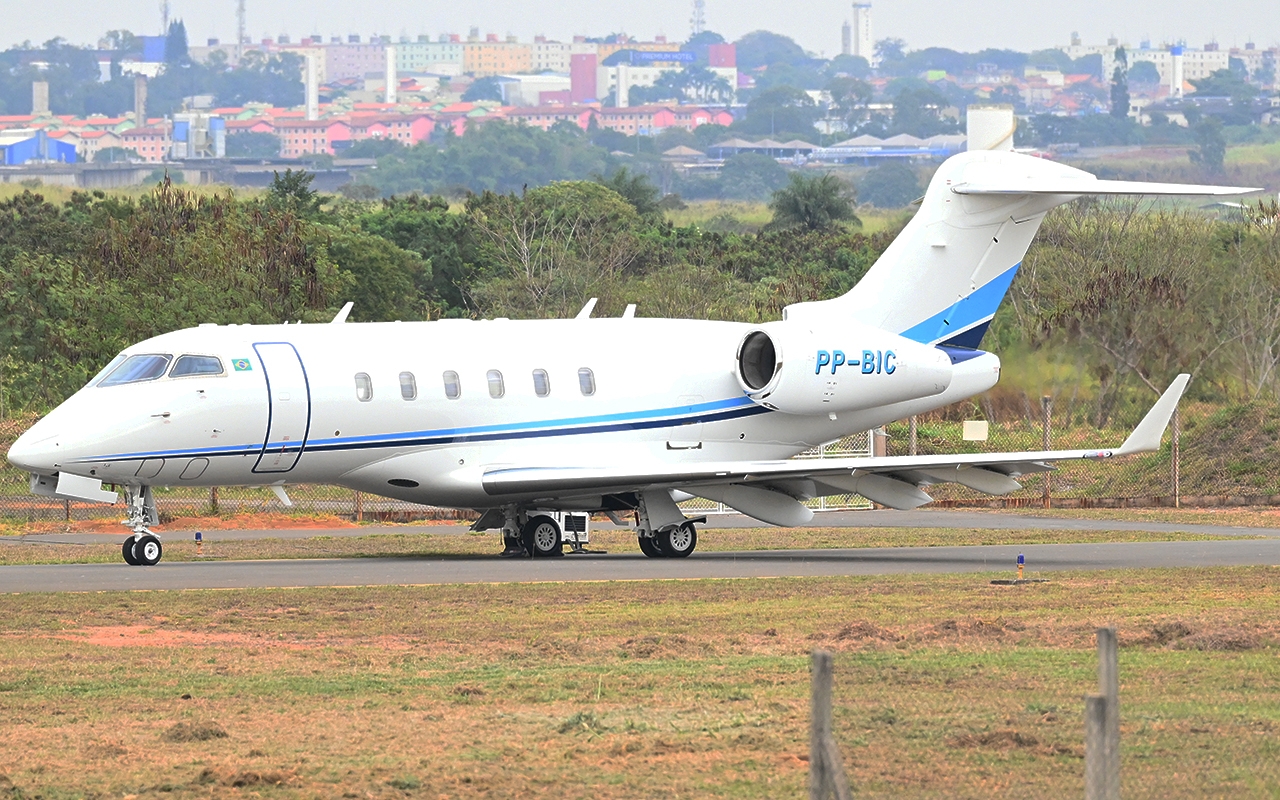 PP-BIC - Bombardier BD-100-1A10 Challenger 300