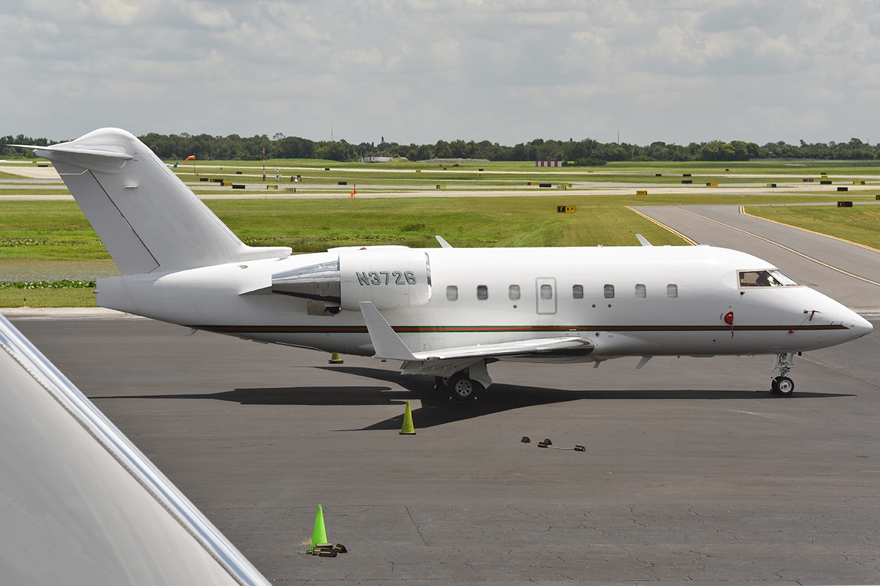 N3726 - Bombardier CL-600-2B16 Challenger 604