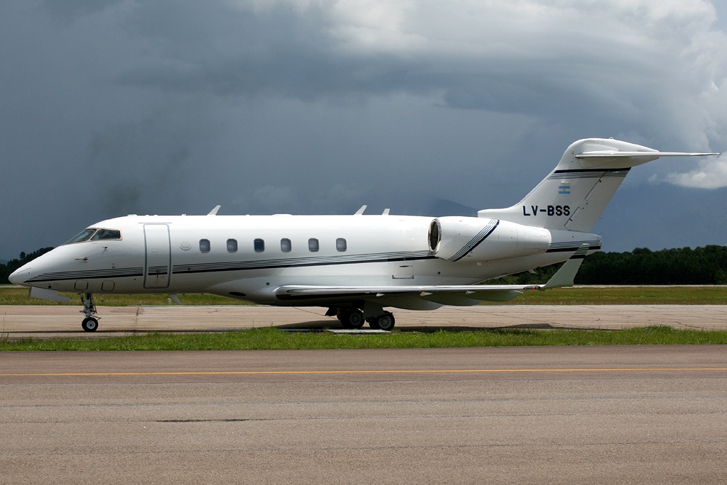 LV-BSS - Bombardier BD-100-1A10 Challenger 300