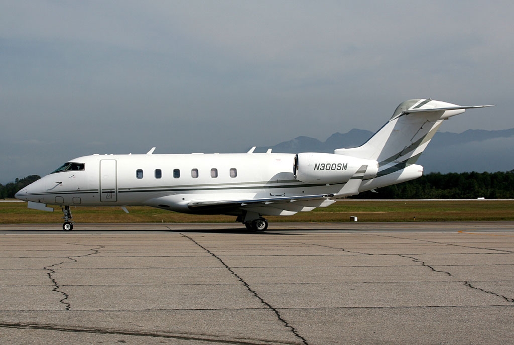 N300SM - Bombardier BD-100-1A10 Challenger 300