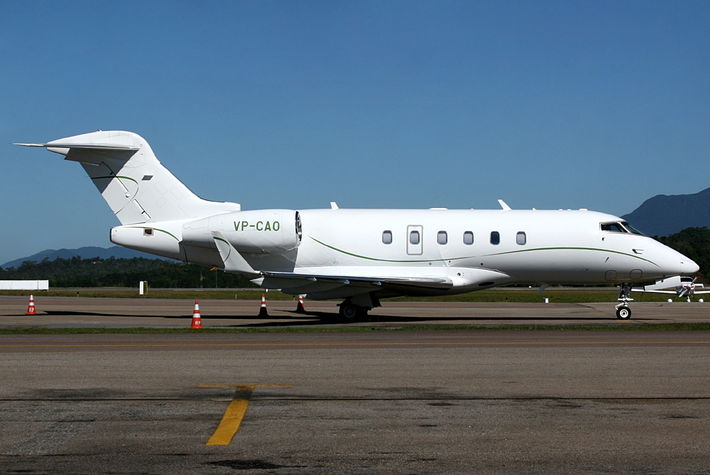 VP-CAO - Bombardier BD-100-1A10 Challenger 350