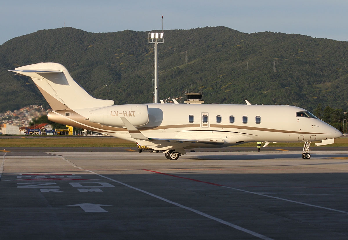 LV-HAT - Bombardier BD-100-1A10 Challenger 350