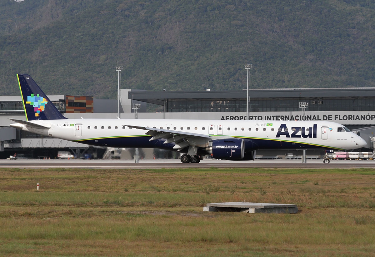 PS-AED - Embraer 190-400STD
