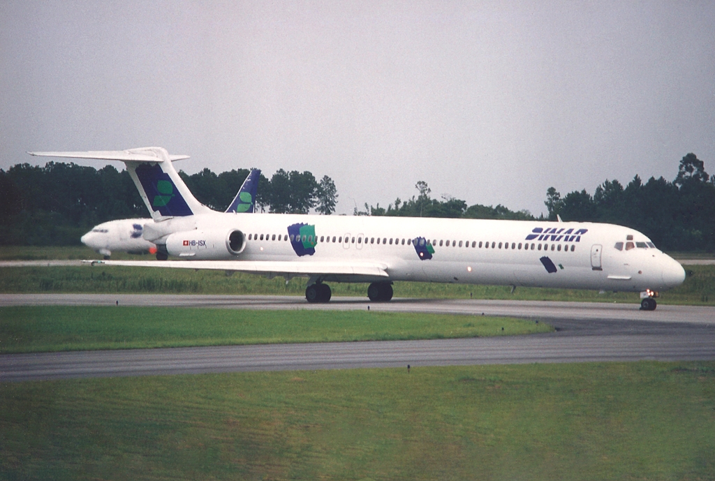 HB-ISX - McDonnell Douglas MD-83