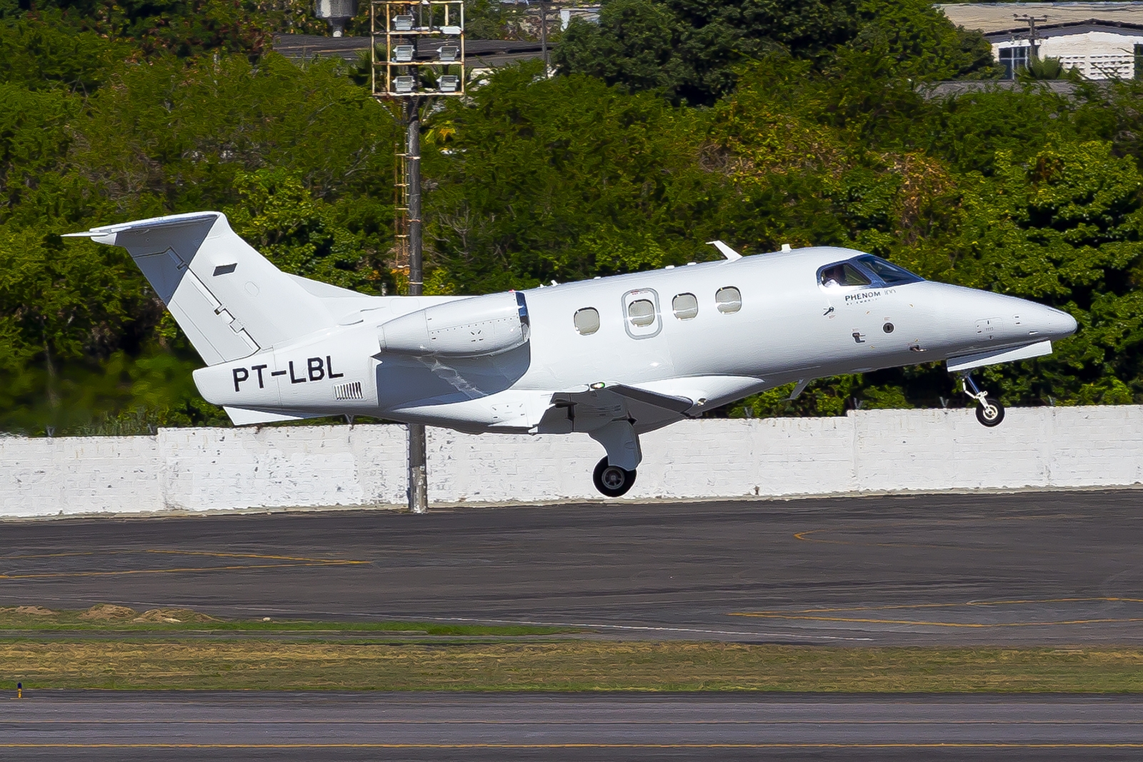 PT-LBL - Embraer EMB-500 Phenom 100
