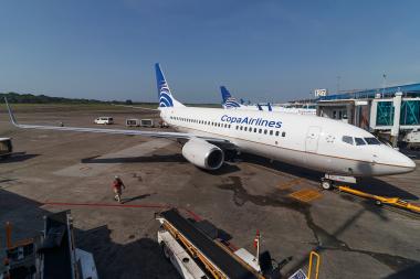 HP-1378CMP - Boeing 737-700