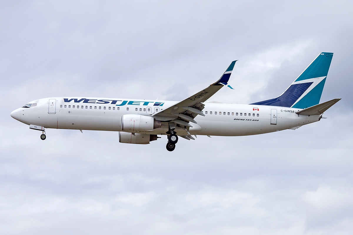 C-GWSA - Boeing 737-800