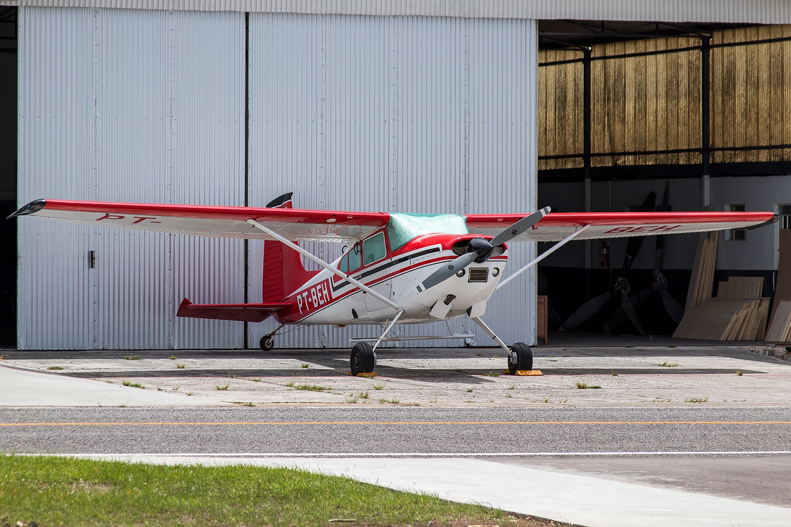 PT-BEH - Cessna 180 Skywagon