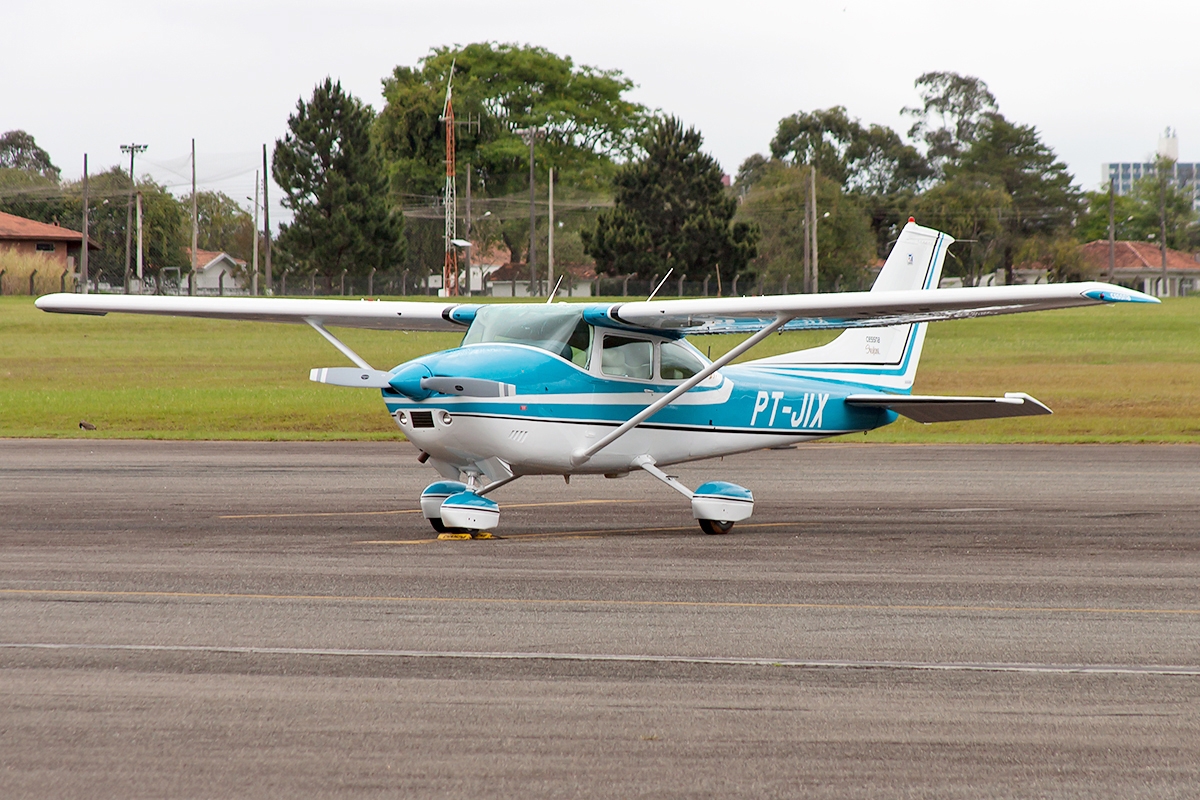 PT-JIX - Cessna 182 Skylane