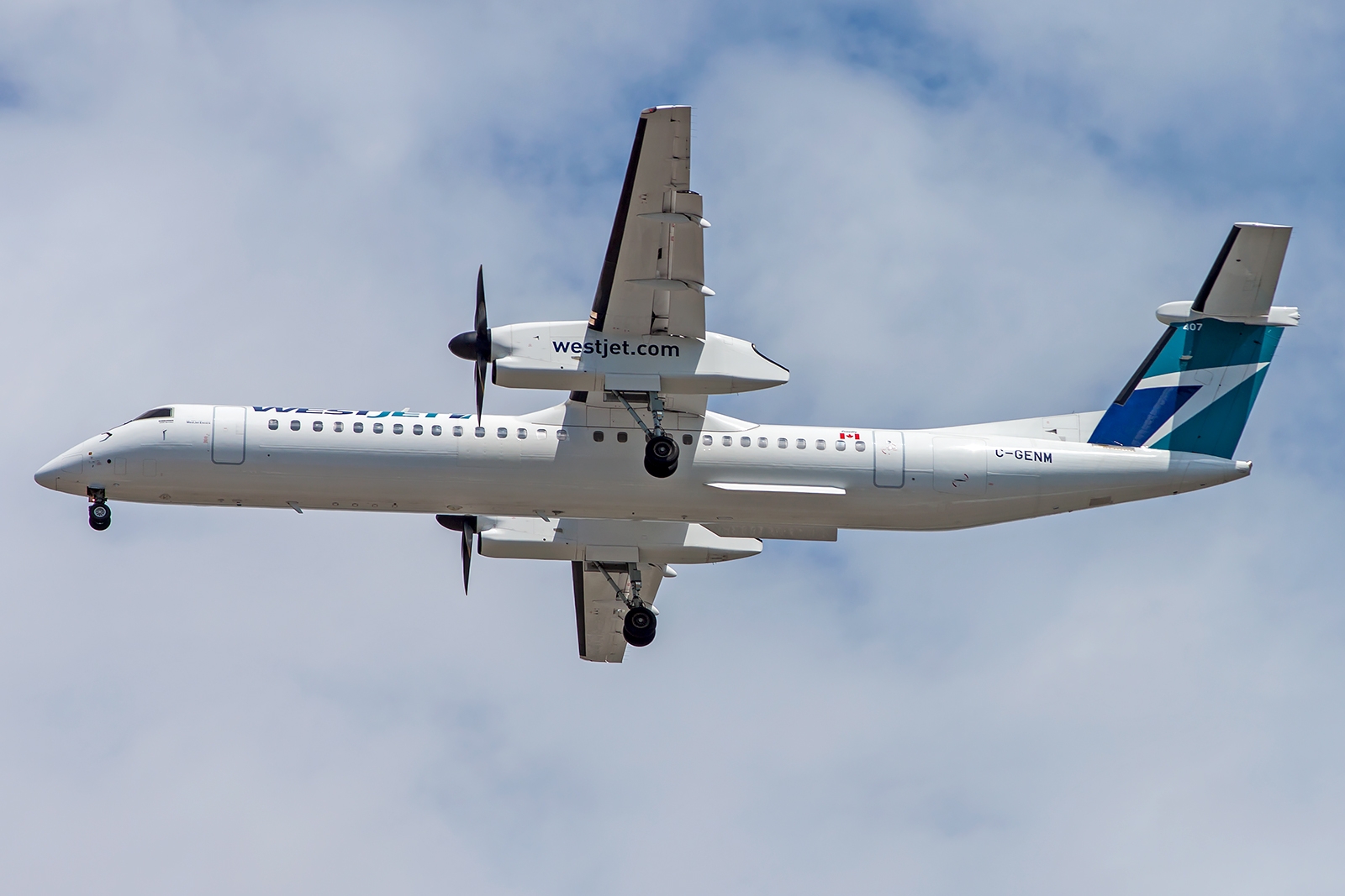 C-GENM - Bombardier Dash 8-Q400