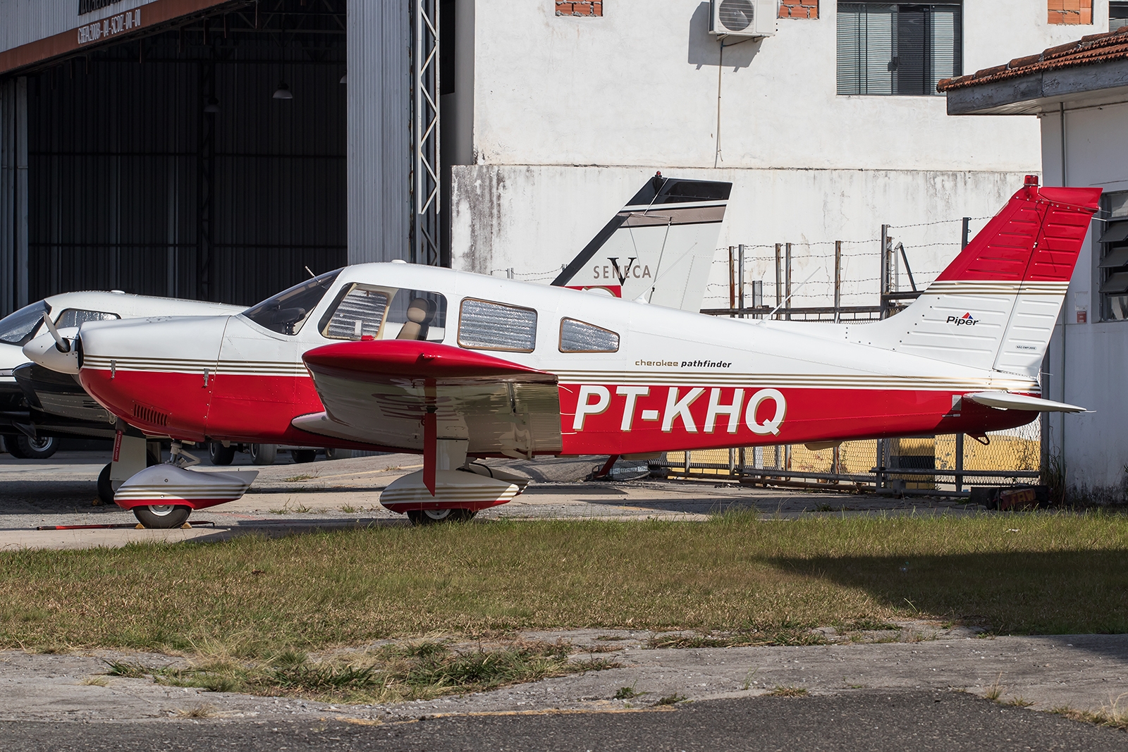 PT-KHQ - Piper PA-28-235 Cherokee Pathfinder
