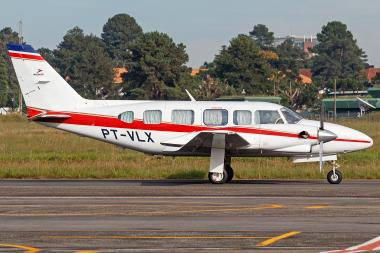 PT-VLX - Embraer EMB-821 Carajá